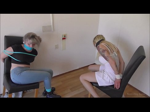 ❤️ Závislá / zviazaná a s roubíkom / dievča v núdzi ❤ Kvalitné porno na nás ❌